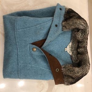 Orvis Women’s faux fur collared Pull over